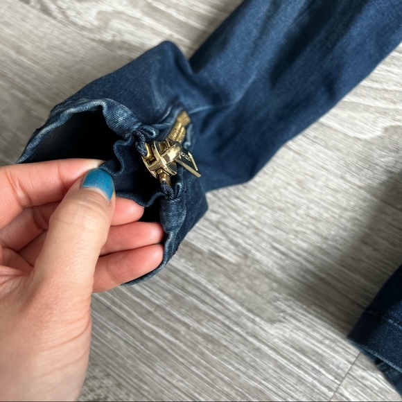 LIKE NEW! Guess Blue Denim Jacket with Gold Hardware - Picture 2 of 9